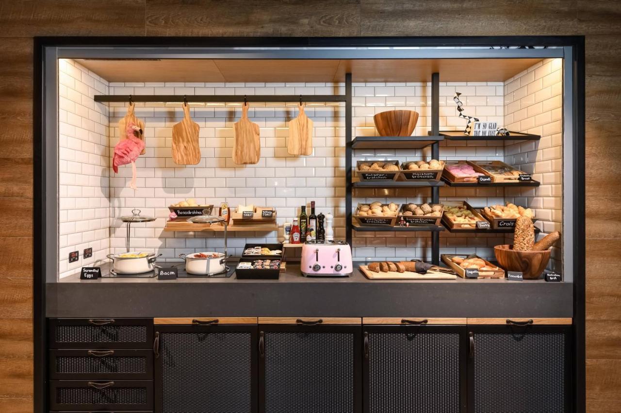 Moxy Stuttgart Feuerbach Hotel Екстериор снимка