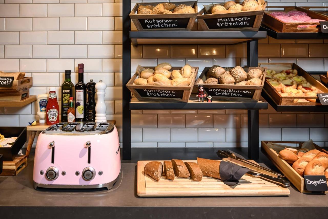 Moxy Stuttgart Feuerbach Hotel Екстериор снимка