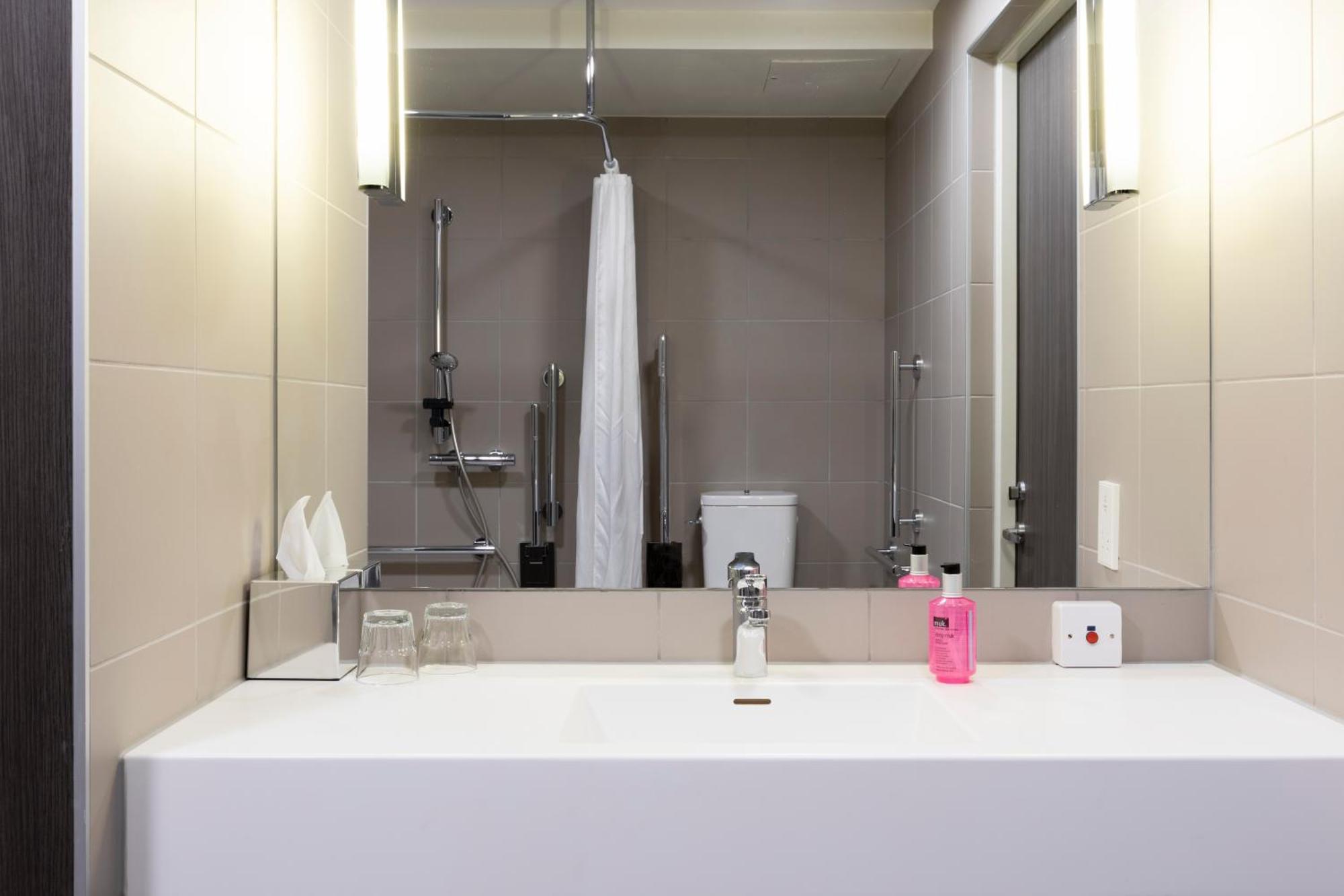 Moxy Stuttgart Feuerbach Hotel Екстериор снимка