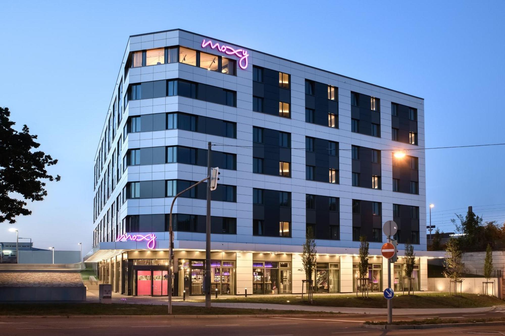 Moxy Stuttgart Feuerbach Hotel Екстериор снимка